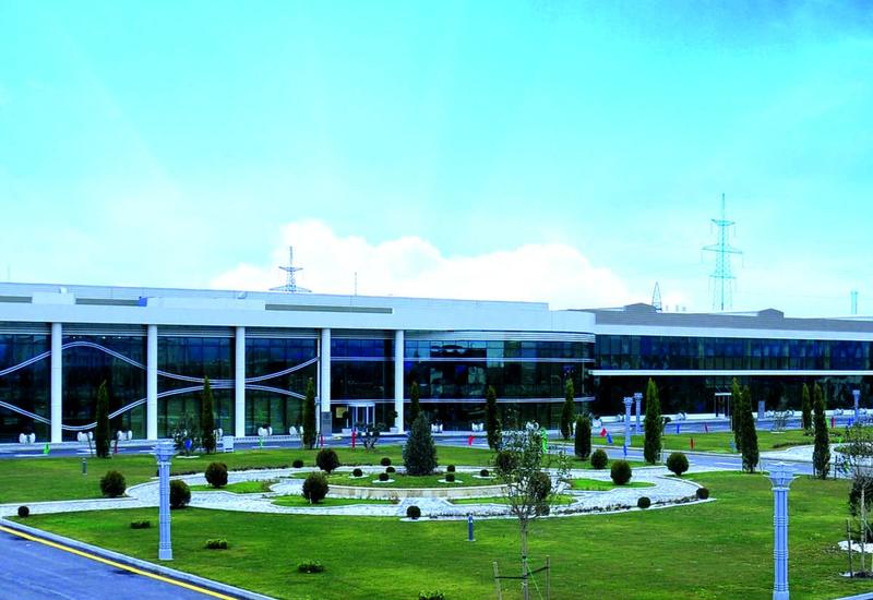 “Gilan Tekstil Park” qoruyucu kombinezonların istehsalına başladı, tibbi maska istehsalına hazırlıq görür