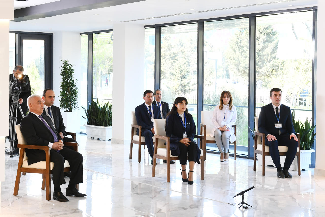 Prezident İlham Əliyev “Azərenerji” ASC-nin yenidən qurulan Baş idarəetmə, elm, tədris və laboratoriya kompleksinin açılışında iştirak edib