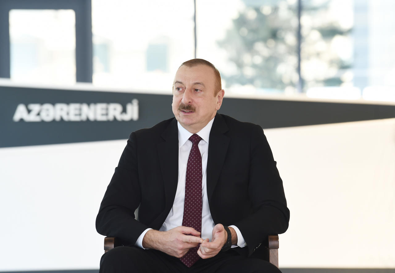 Prezident İlham Əliyev “Azərenerji” ASC-nin yenidən qurulan Baş idarəetmə, elm, tədris və laboratoriya kompleksinin açılışında iştirak edib