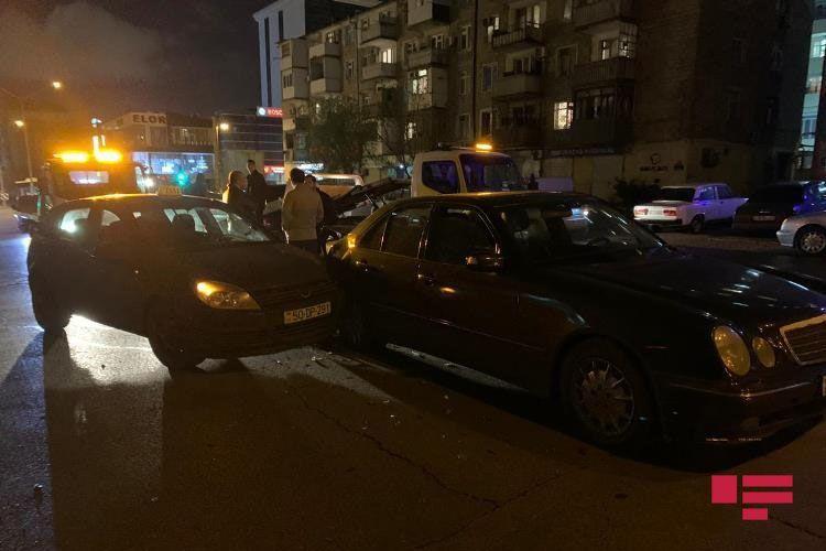В Баку произошла цепная авария