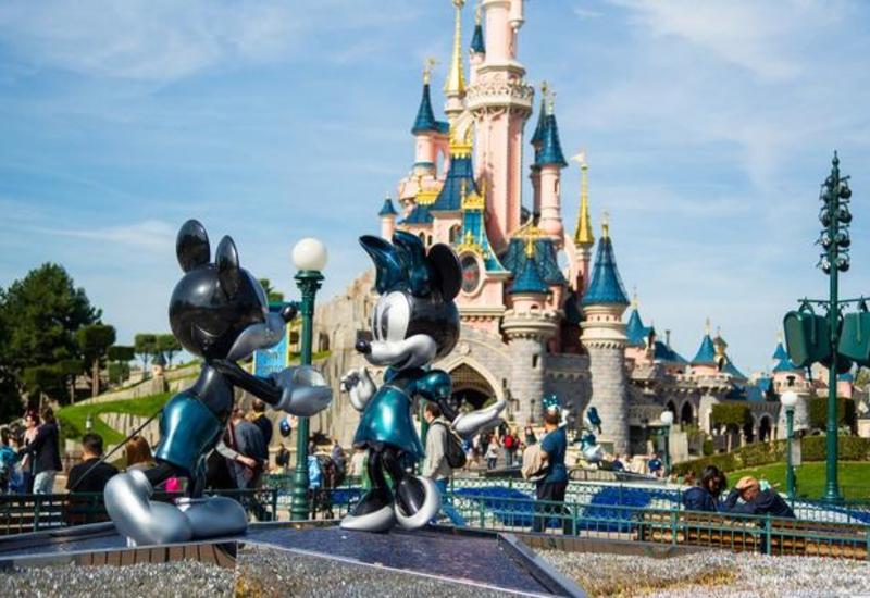 Парижский Disneyland предложил всем желающим сняться в новом клипе