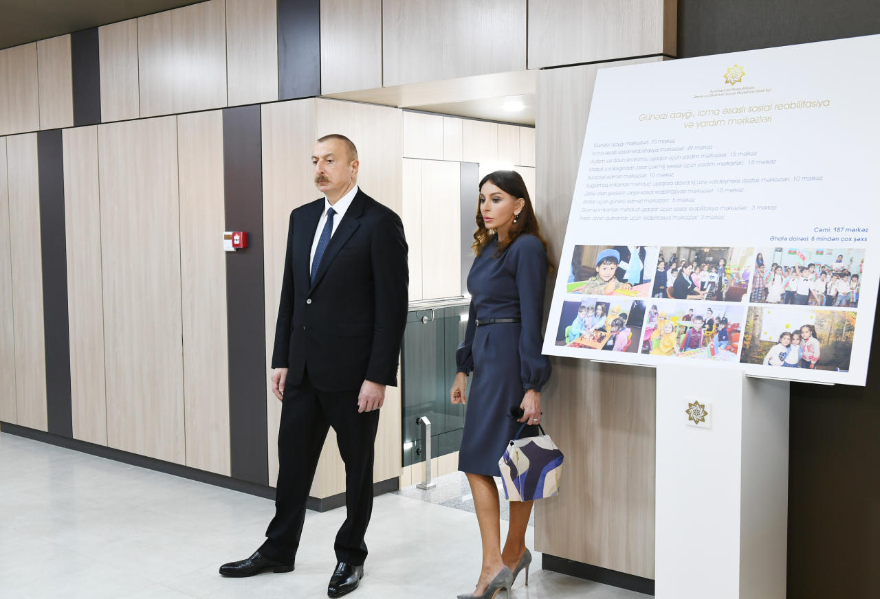 Президент Ильхам Алиев и Первая леди Мехрибан Алиева приняли участие в открытии центра DOST номер 3
