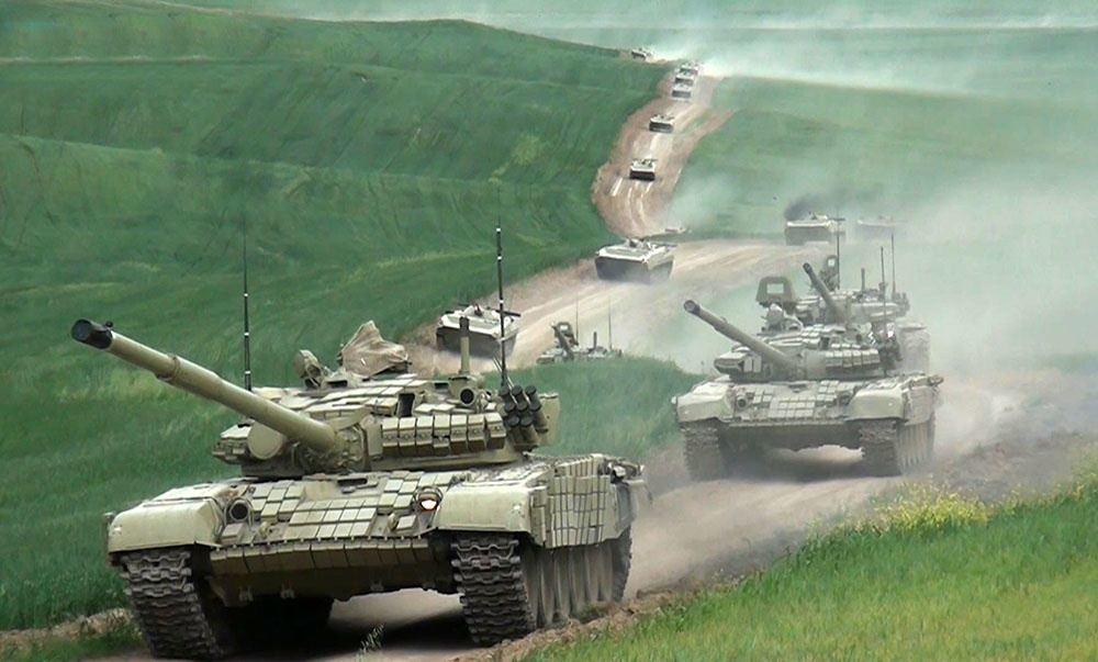 Закир Гасанов заслушал доклады командиров в рамках учений