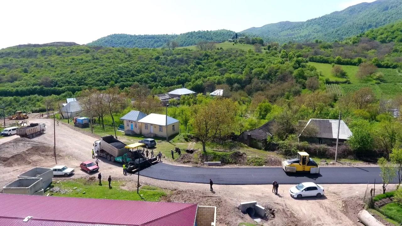Началась реконструкция дороги в одном из районов Азербайджана