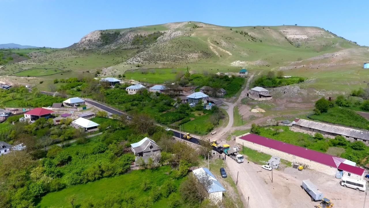 Началась реконструкция дороги в одном из районов Азербайджана