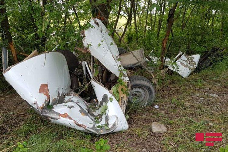 Страшное ДТП в Агдаше, автомобиль разорвало пополам