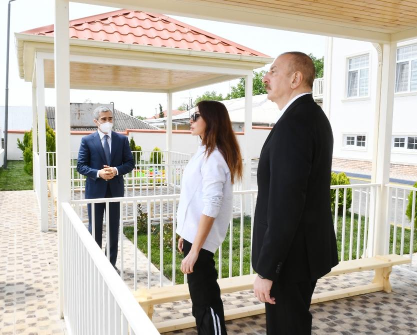 Президент Ильхам Алиев и Первая леди Мехрибан Алиева приняли участие в открытии детсада-яслей, построенного в Шамахе по инициативе Фонда Гейдара Алиева