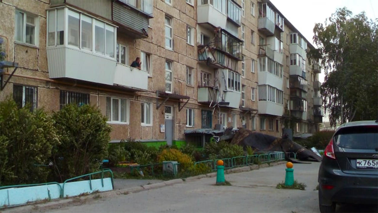 Последствия сильного урагана в России, есть погибшие