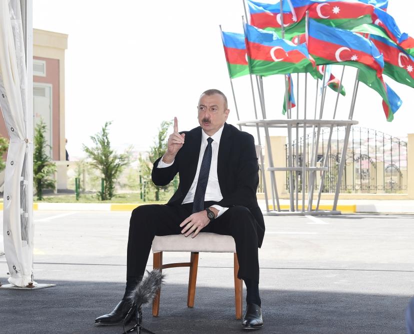 Президент Ильхам Алиев и Первая леди Мехрибан Алиева приняли участие в открытии жилого комплекса «Гобу Парк-3», возведенного для вынужденных переселенцев