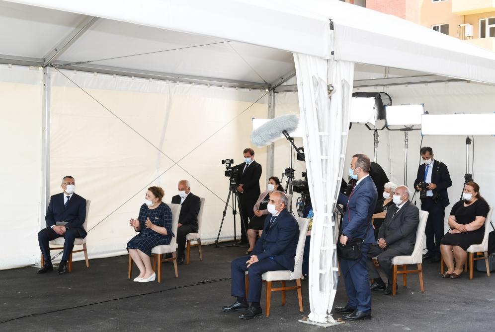 Президент Ильхам Алиев и Первая леди Мехрибан Алиева приняли участие в открытии жилого комплекса «Гобу Парк-3», возведенного для вынужденных переселенцев