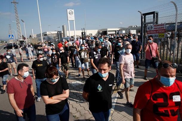 Сотрудники завода Nissan в Барселоне устроили протест против его закрытия