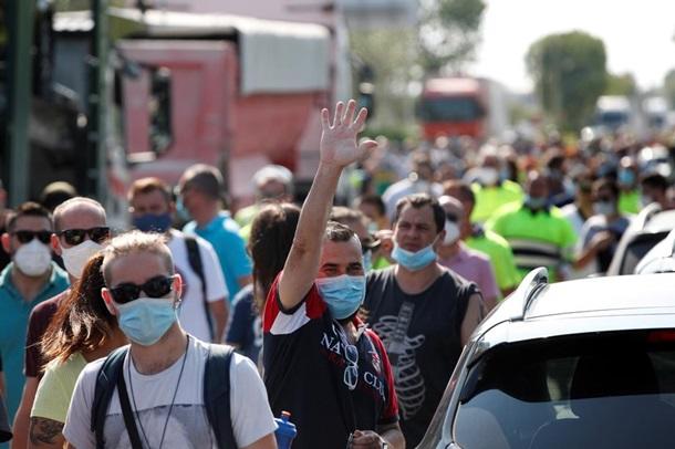 Сотрудники завода Nissan в Барселоне устроили протест против его закрытия
