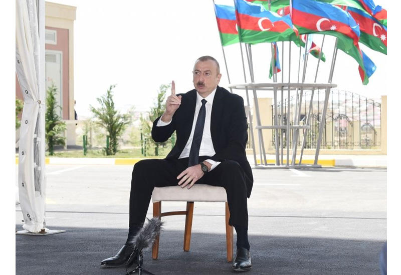 Президент Ильхам Алиев: Основной целью Народного фронта Азербайджана было прийти к власти и все разграбить