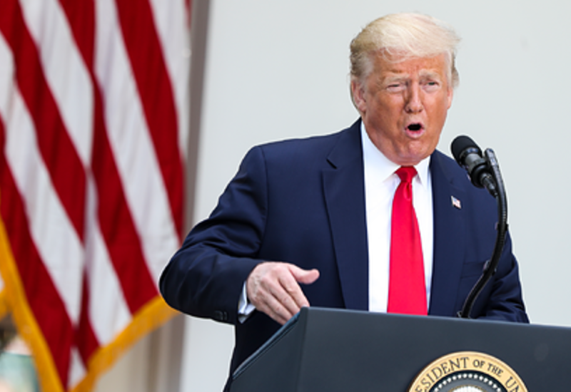 Трамп назвал коронавирус «подарком из Китая»