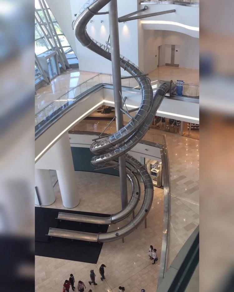 Вот как выглядит "Dəniz Mall" изнутри