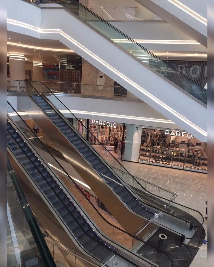 Вот как выглядит "Dəniz Mall" изнутри