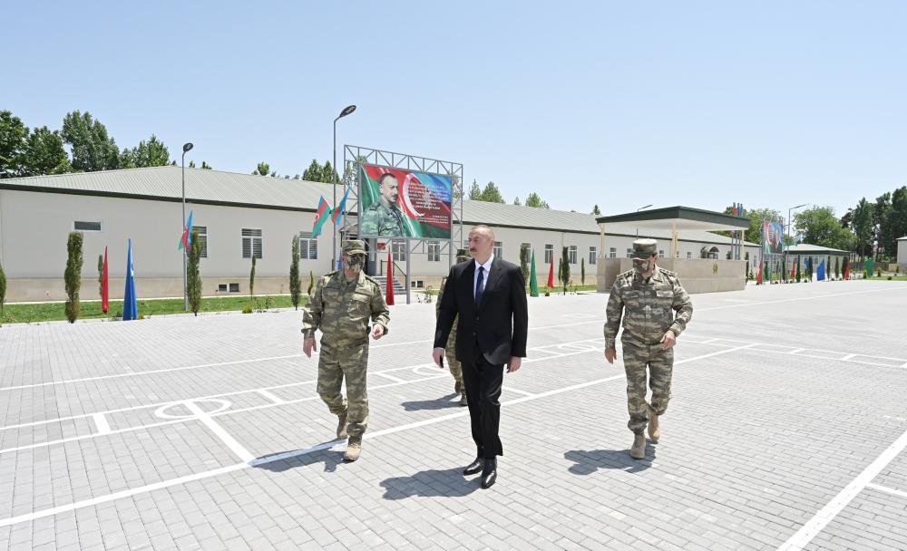 Президент Ильхам Алиев посетил Н-скую воинскую часть в Агдаме