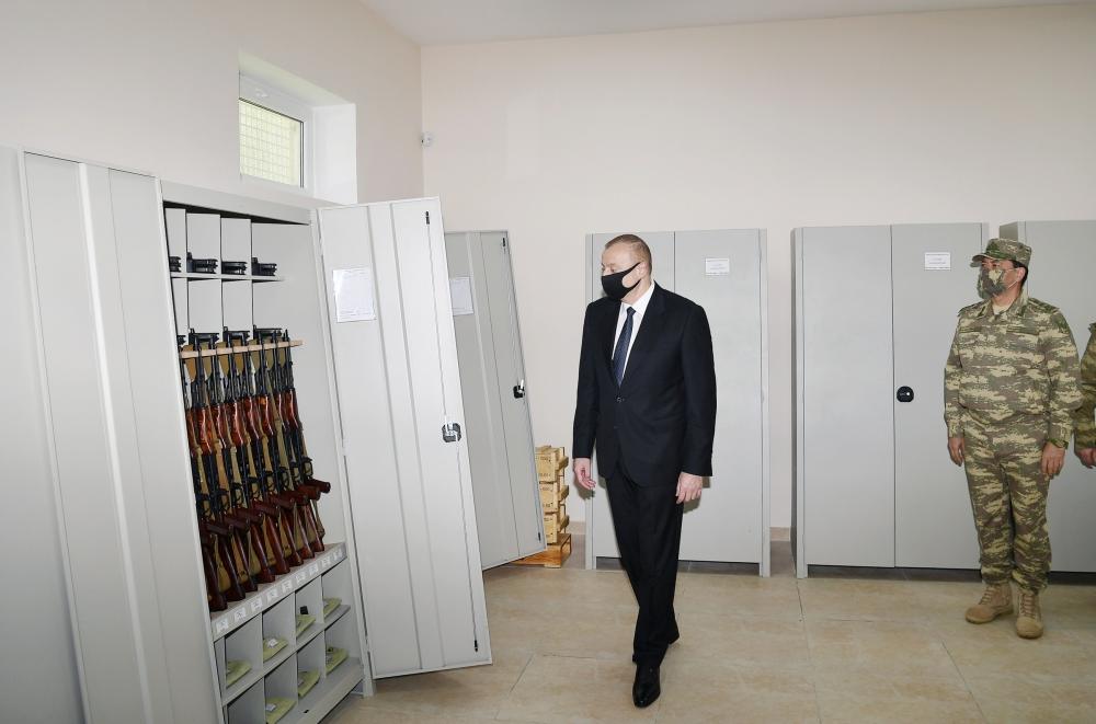 Президент Ильхам Алиев посетил Н-скую воинскую часть в Агдаме