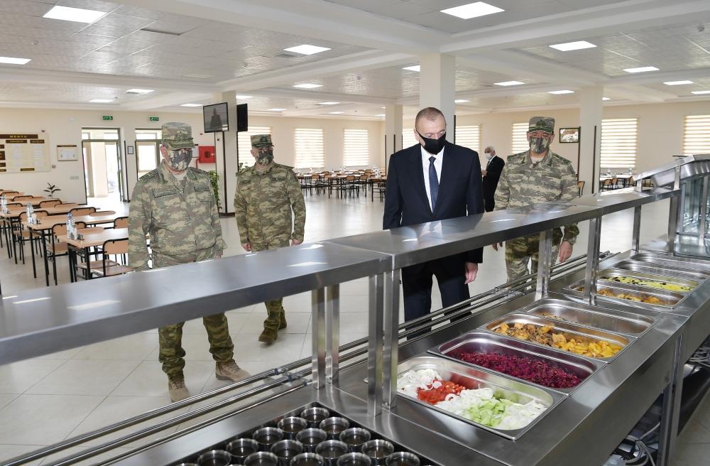 Президент Ильхам Алиев посетил Н-скую воинскую часть в Агдаме