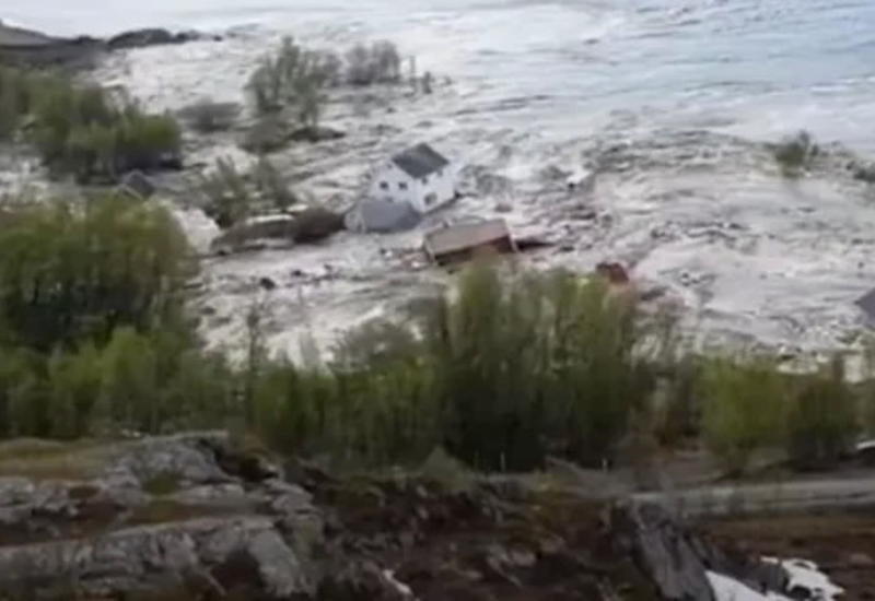 Шокирующие кадры: оползень в Норвегии унес в море целый поселок