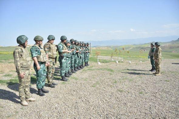 Генералы Погранслужбы и Военной прокуратуры Азербайджана побывали на границе с Арменией