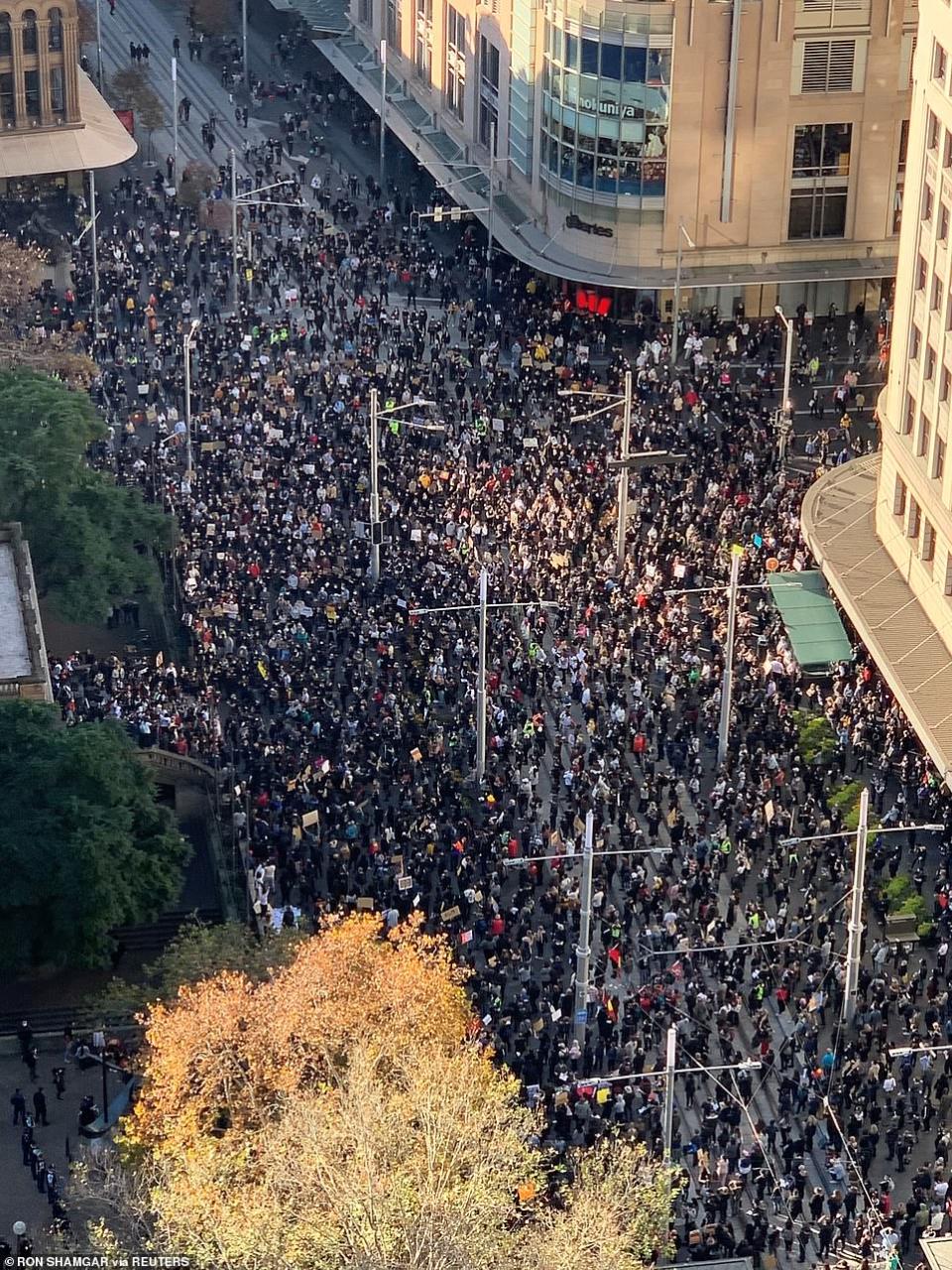 В Австралии тысячи активистов вышли на марши против расизма и жестокости полиции