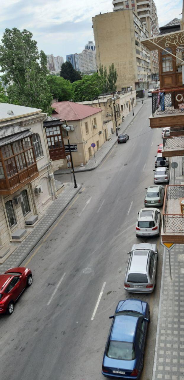Опустевший Баку: виды из окон, балконов и с улиц