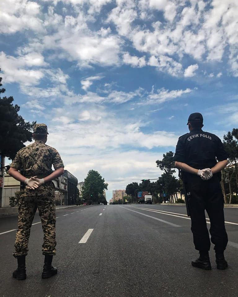 Опустевший Баку: виды из окон, балконов и с улиц
