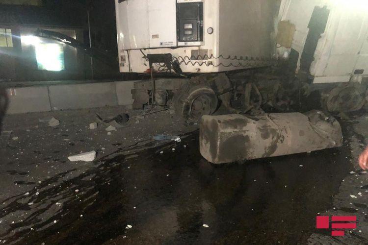 ДТП в Абшероне: у грузовика оторвало топливный бак