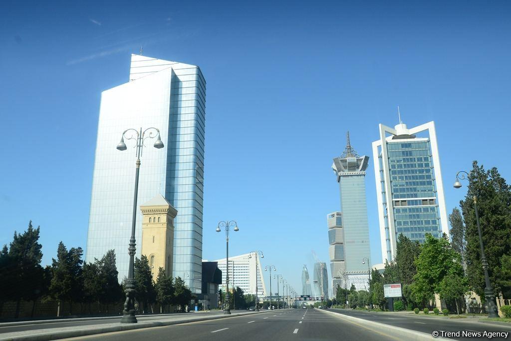 Опустевший Баку: Невероятные кадры города в первый день жесткого карантина