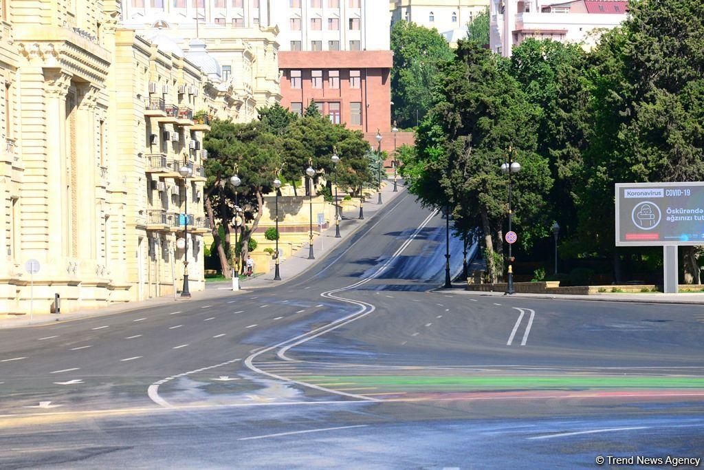 Опустевший Баку: Невероятные кадры города в первый день жесткого карантина