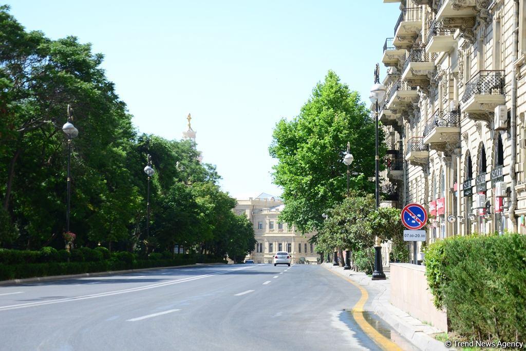 Опустевший Баку: Невероятные кадры города в первый день жесткого карантина