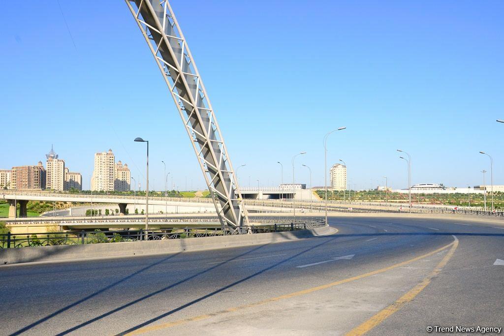 Опустевший Баку: Невероятные кадры города в первый день жесткого карантина