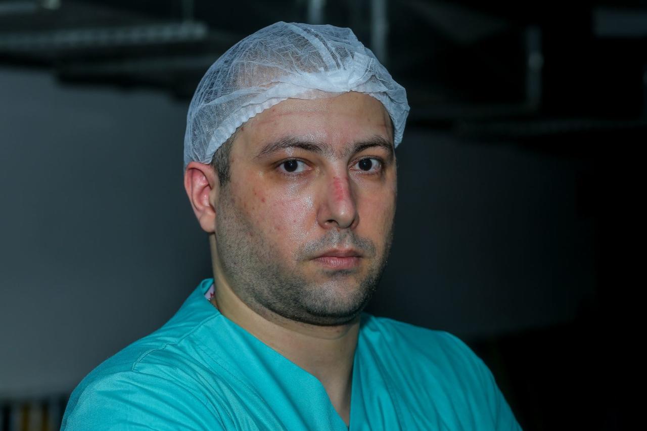 Герои в белых халатах: азербайджанские врачи, борющиеся с коронавирусом