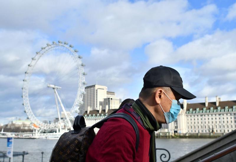 Власти Британии хотят выплачивать по $685 инфицированным коронавирусом в Англии