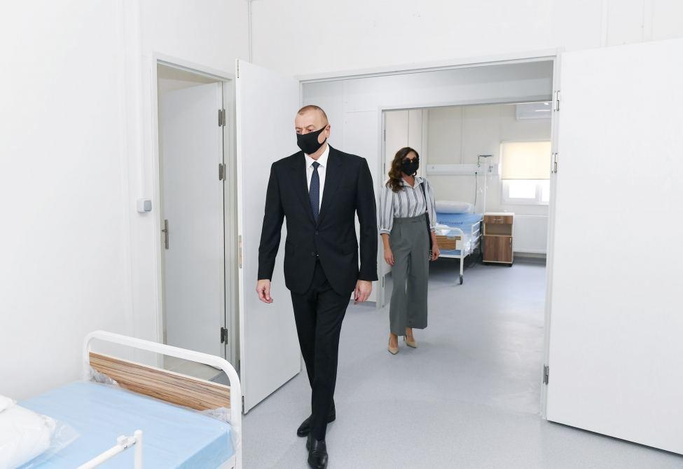 Президент Ильхам Алиев и Первая леди Мехрибан Алиева приняли участие в открытии больницы модульного типа в Гяндже