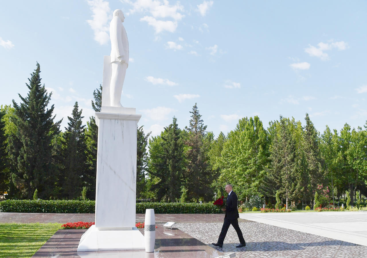 Президент Ильхам Алиев принял участие в церемонии сдачи в эксплуатацию ТЭС "Азербайджан" после капитальной реконструкции в Мингячевире
