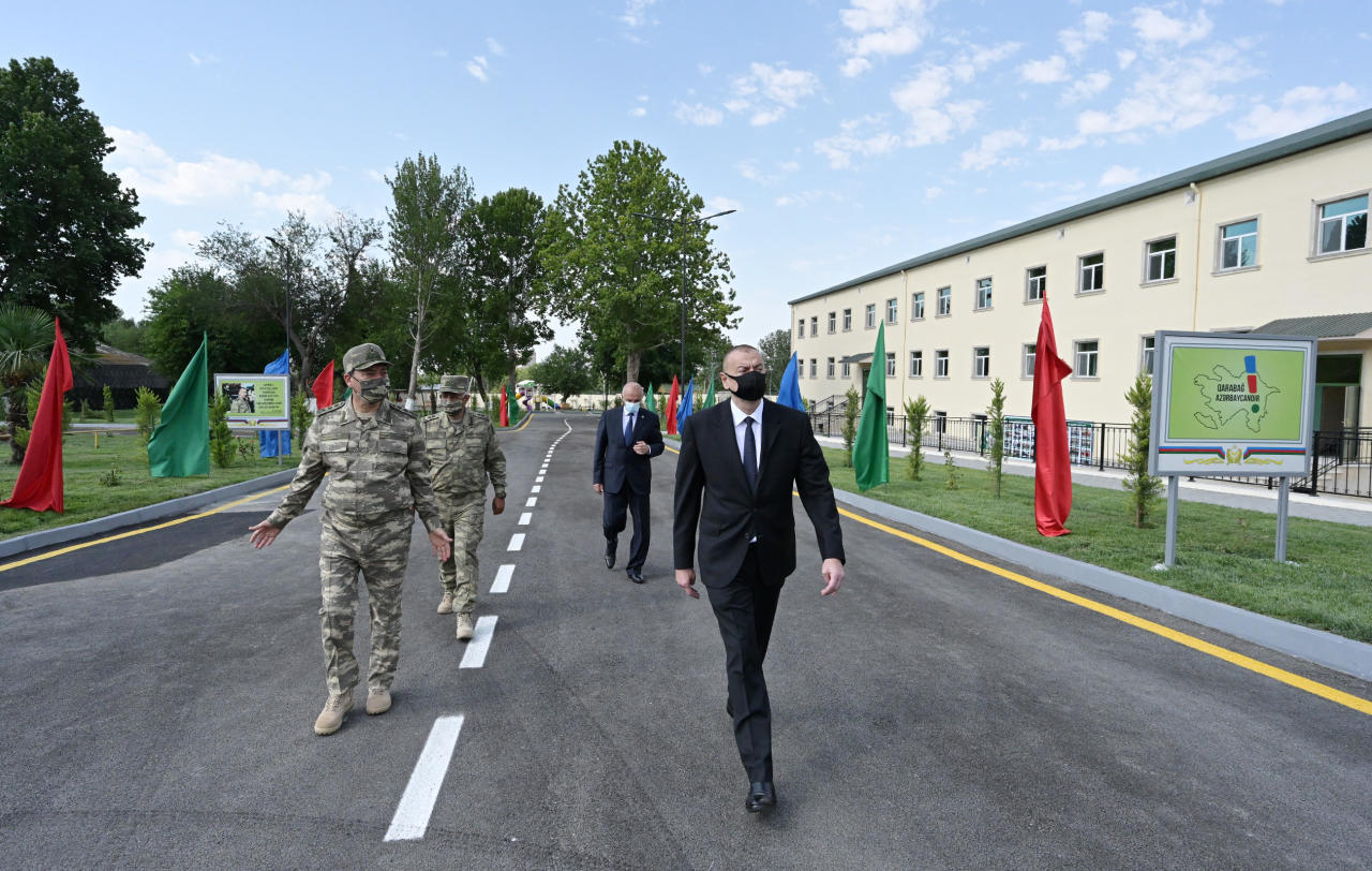 Президент Ильхам Алиев принял участие в открытии N-ской воинской части Министерства обороны