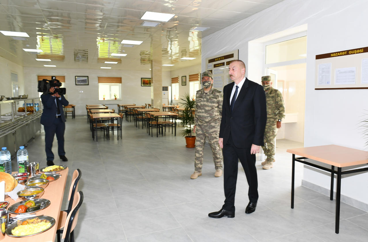 Президент Ильхам Алиев принял участие в открытии N-ской воинской части Министерства обороны