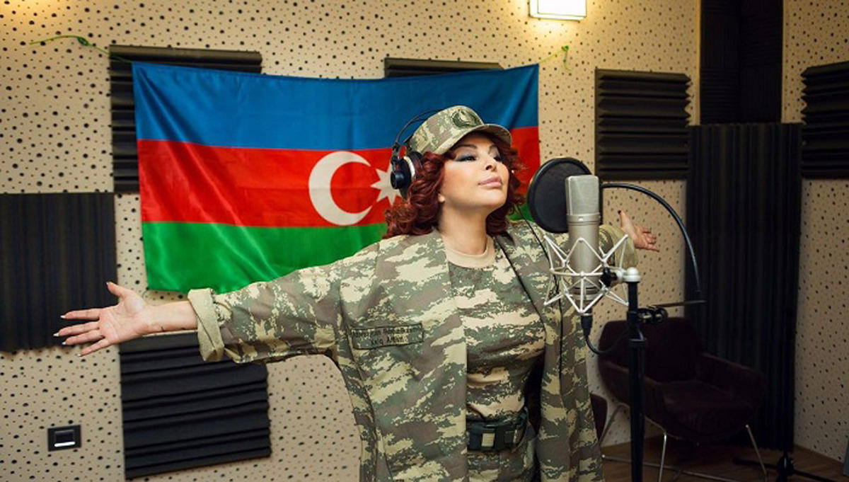 Азербайджанские звезды проводят флешмоб в соцсетях в честь Дня Вооруженных сил