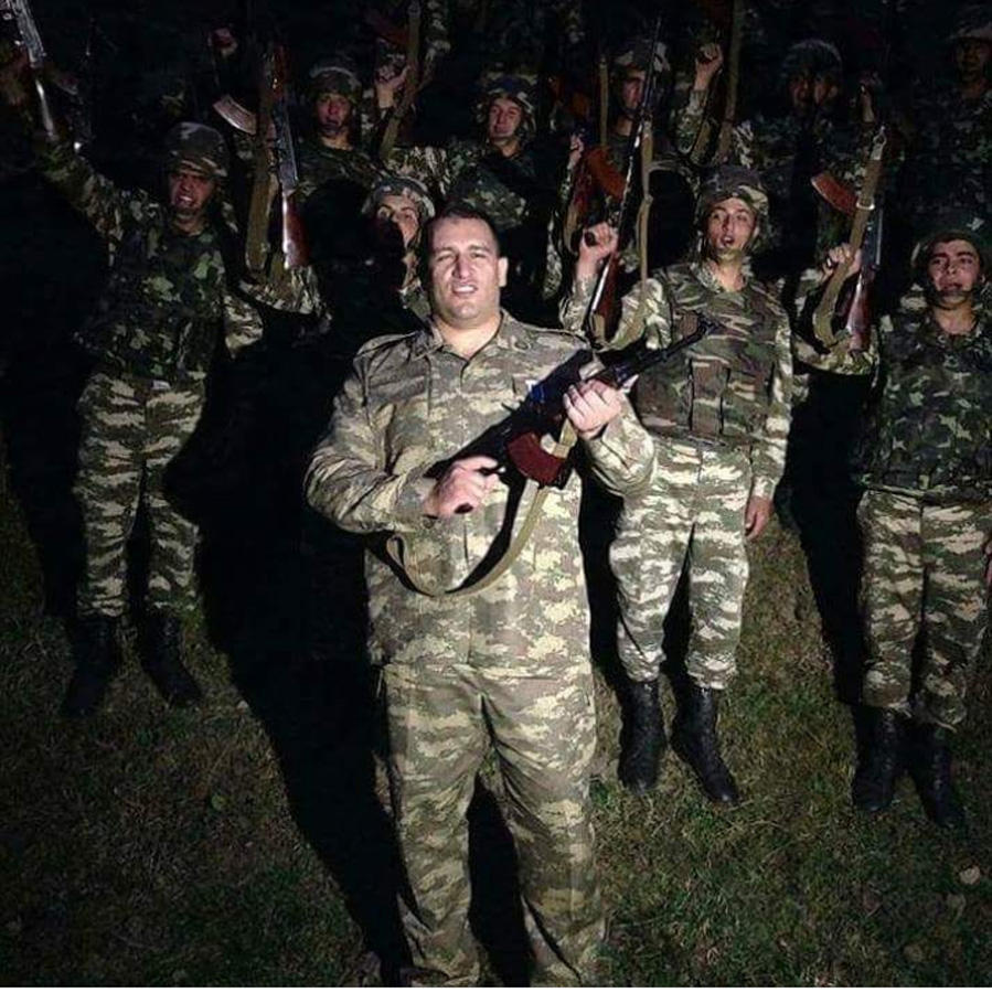 Азербайджанские звезды проводят флешмоб в соцсетях в честь Дня Вооруженных сил