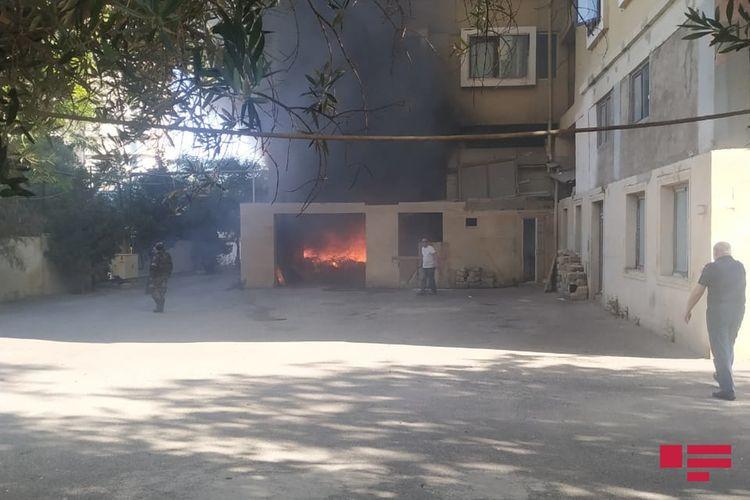 Пожар в жилом здании в Баку