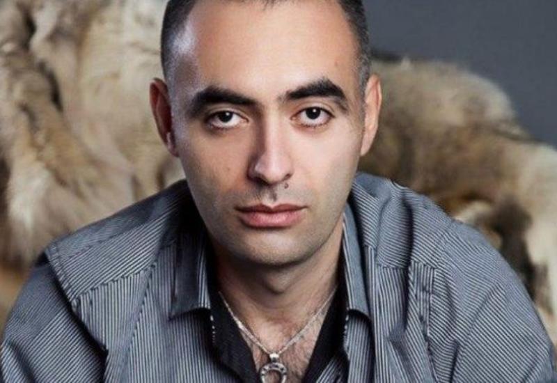 Müəllim işə qəbul üçün ekstrasens Zirəddinə müraciət etdi