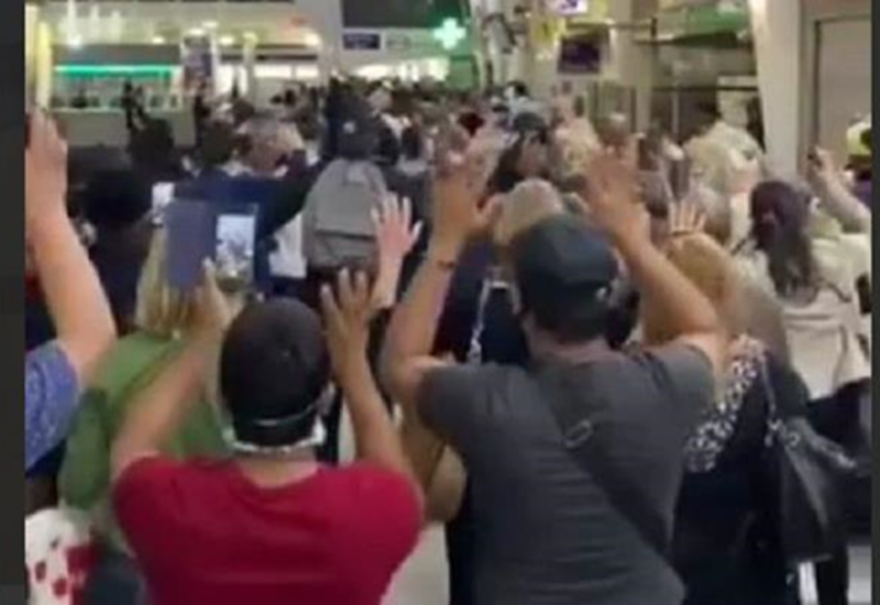 В Париже полицейская операция вызвала панику
