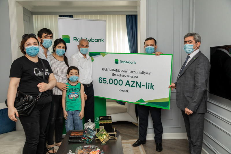 “Rabitəbank”dan məcburi köçkün ailəsinə 65.000 AZN yardım