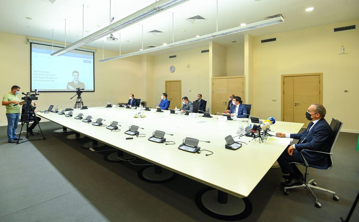 Sahibkarlığın güzəştli maliyyələşdirilməsi və Elektron Kredit Platformasının təqdim ilə bağlı brifinq keçirilib