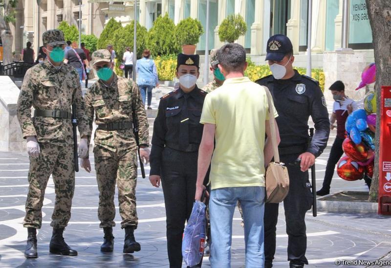 В Азербайджане запретили собираться более 5 человек в общественных местах