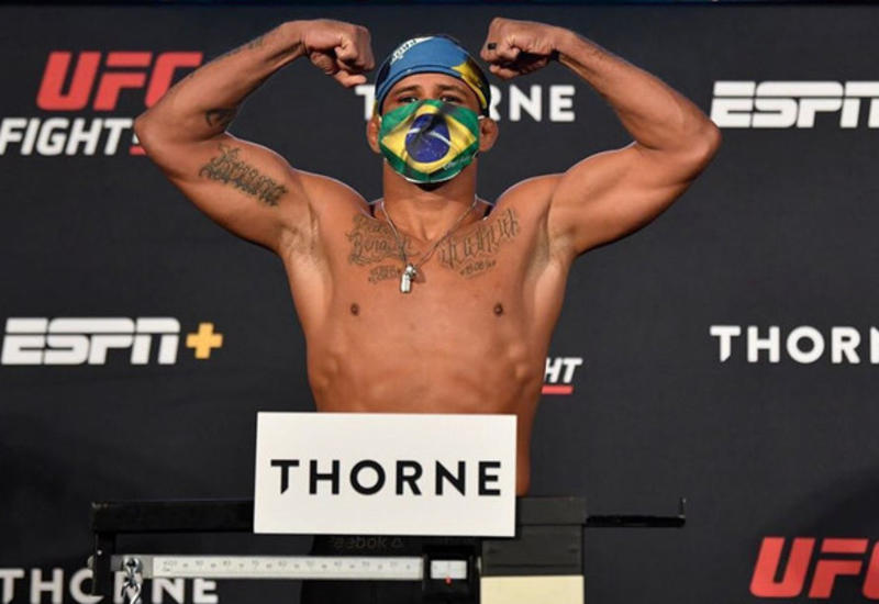 Главный бой турнира UFC 251 не состоится. Один из бойцов заразился