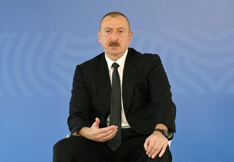 Президент Ильхам Алиев и Первая леди Мехрибан Алиева приняли участие в открытии модульного госпиталя для лечения больных коронавирусом в Баку