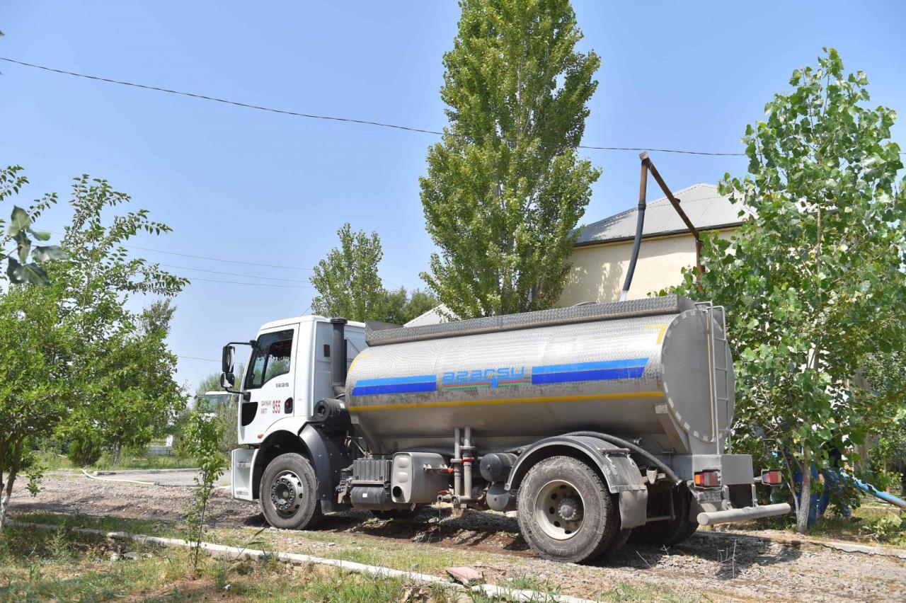 Для разрешения проблемы с питьевой водой в Нефтчале установлены водные резервуары